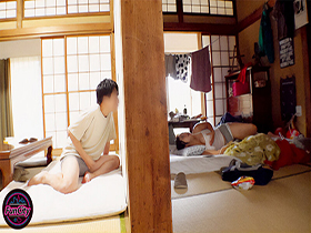 合算１０発抜き！！親の再婚でできた義姉は喪女！だらしないのにエロすぎる無防備巨乳な姉に杭打ち中出しされた僕…星乃夏月　サンプル画像03